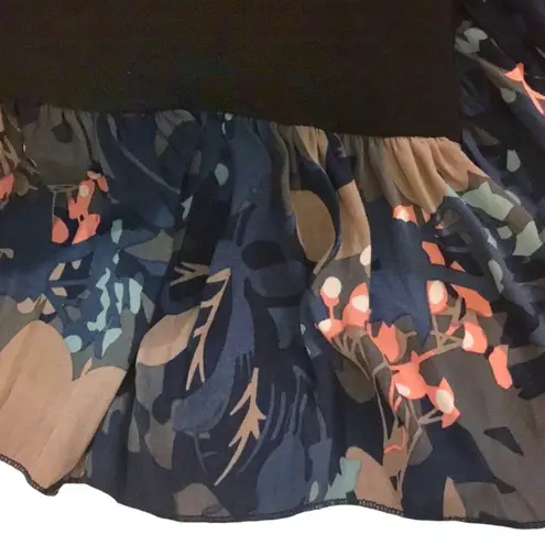 Yak N Yeti Long Sleeve Tunic Top Black with Floral Ruffled Trim •Size Medium