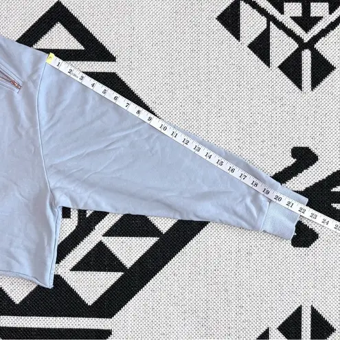 All Fenix Camila Light Blue Cropped Crewneck Sweatshirt Medium