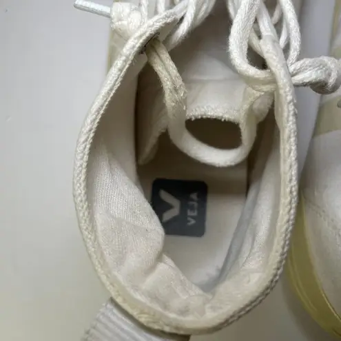 VEJA Nova Hightop Women's US 7 White Canvas V Logo Leather Lace Up Casual Shoes