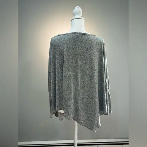 Go Couture Gray Wide Fit Sweater Size M EUC