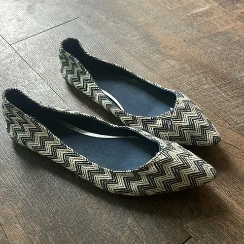 Gap  Pointed Woven Flats Womens Size 9 Blue & White Stripes