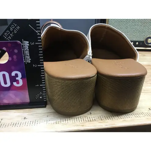 Universal Threads Universal Thread Magnolia Clogs Women's 6.5 Cream Leather Memory Comfort Shoes - Image 5