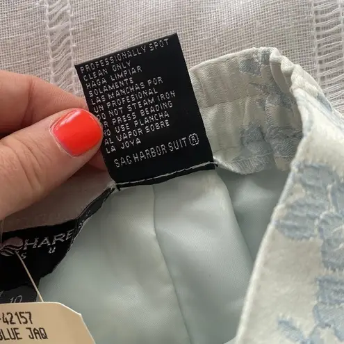 Sag Harbor NWT Suit vintage skirt in pale blue with floral print.