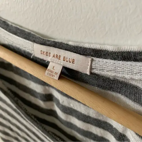 Skies Are Blue Linen Blend Ruffle Striped Top Grey White Size L