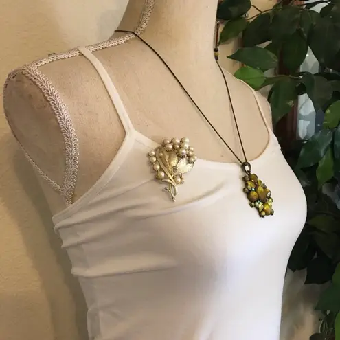 Vintage 50s Coro faux pearl gold cluster brooch