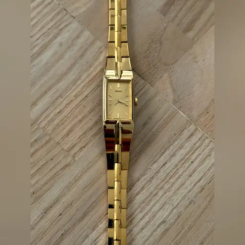 Seiko Luxury Ladies Watch Gold-Tone Dial, Case, Bracelet, Hands New Battery
