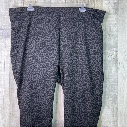 Avenue Size 22/24 Average Animal Print Cropped Leggings Black Gray Brown