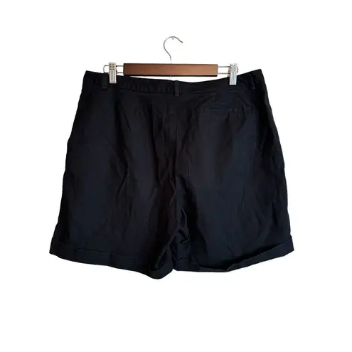 J. McLaughlin  Womens Black cuffed Size 14 Shorts