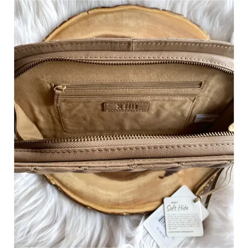 NWT HOBO Cole Quilted Leather Clutch Tan