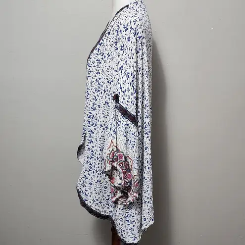 New Directions Blue & White Floral Lantern Sleeve Curvy Kimono Plus Size Size undefined