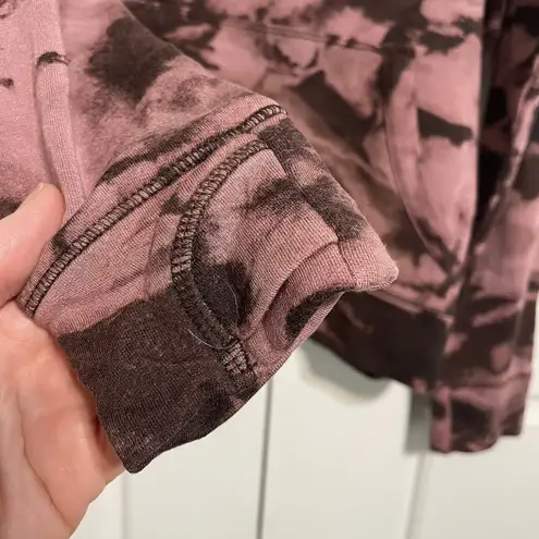 Athleta  Girl Long Sleeve Camo Hoodie With Thumb Holes Size Large‎ 12