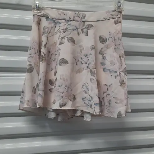 Show Me Your Mumu  Skirt/Skort Women's Small Pink Floral Shorts Academia