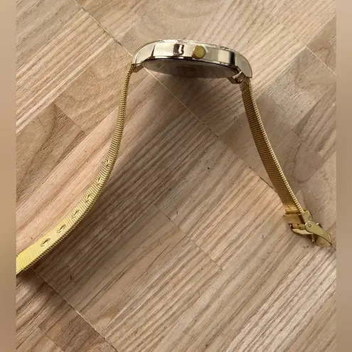 Crystal Embellishments Ladies Watch Silver Shimmery Dial Gold