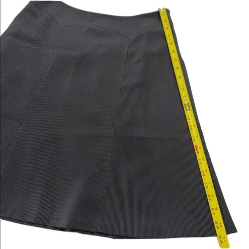 Tahari Skirt Narrow Pinstripe A-line Slightly Flared Sz 8 Corpcore Work Office
