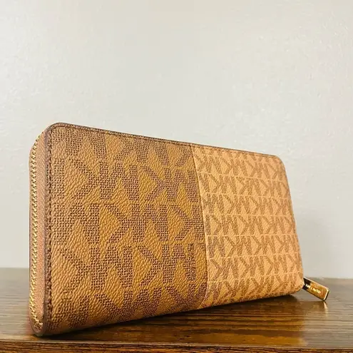 Michael Kors  Jet Set Medium Phone Wallet Brown MK Logo Leather NWT