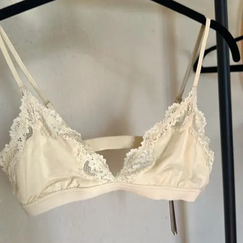 SKIMS  FITS EVERYBODY LACE SCOOP BRALETTE in‎ butter yellow color nwt size XS