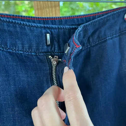 Tommy Hilfiger  Women's Dark Wash Preppy Trouser Jeans Size 8