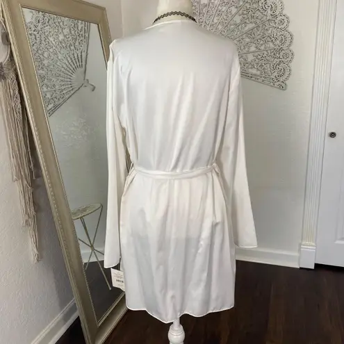 Flora Nikrooz NWT Whimsical Coquette White Cream Lace Kimono Lingerie Robe S / M