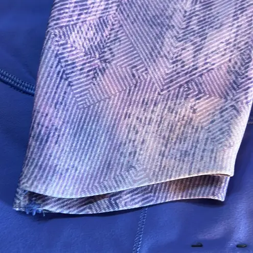 Calia By Carrie Underwood Size Medium “Stay The Path” w/Outside Vertical Pocket Purple