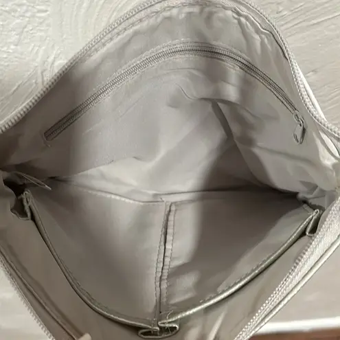 Kathy Van Zeeland KVZ Silver And White Faux Leather Croc Handbag Y2K