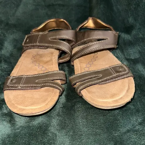 Khombu Comfort Brown Adjustable Strap Sandals Women’s Size 8