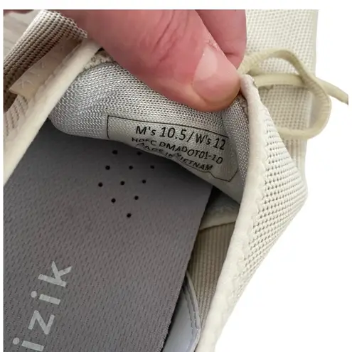 Kizik Beige Mesh Slip On Sneakers Women's Size 10.5 Athletic Shoes Tan