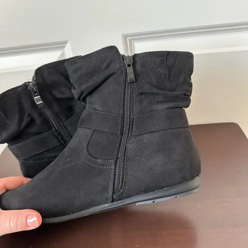 Torrid  Women Black Velvet Ankle Bootie Bow Accent Extra Wide Width Size 8