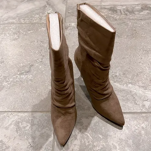 Journee Collection Markie Back Heel Zip Stiletto Booties in Tan, Size 9.5 NEW