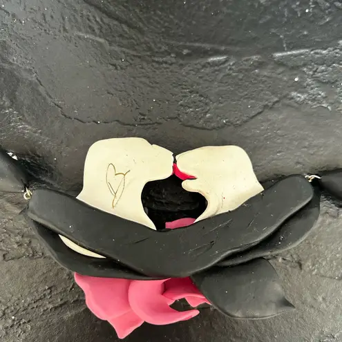 Artisan Vintage  made polymer clay kissing leopards necklace