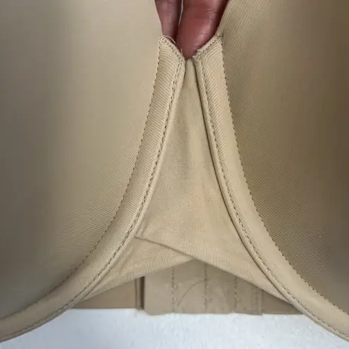 Cacique 44G Bra Totally Smooth Lightly Lined Full Coverage T-Shirt Underwire Tan