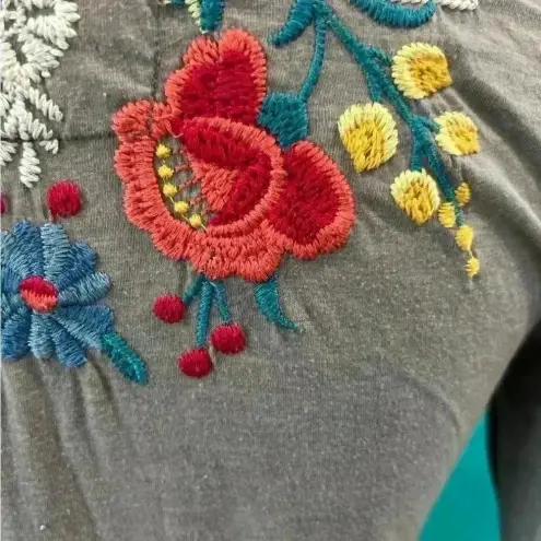 Johnny Was Gray Embroidered Floral Boho 3/4 Sleeve
V-neck Tunic Dress