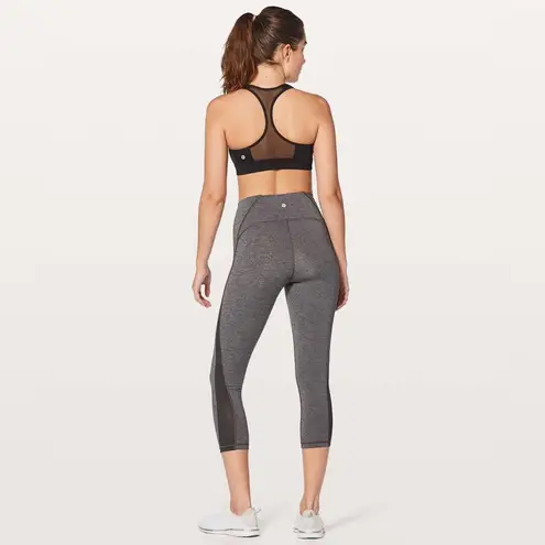 Lululemon  Speed Up Bra *High Support for C/D Cup
Black (Size 2)