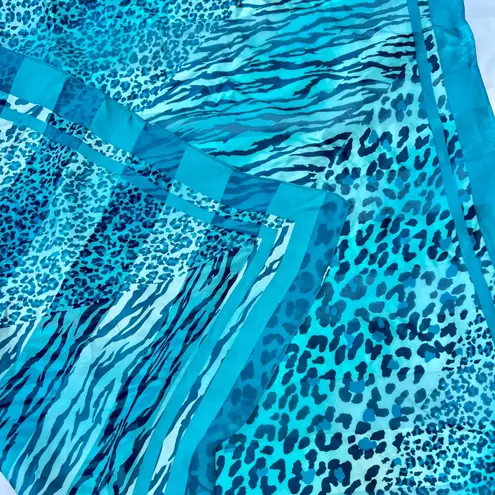 Adrienne Vittadini Women animal print Blue turq silk sq. scarf 33 x 33