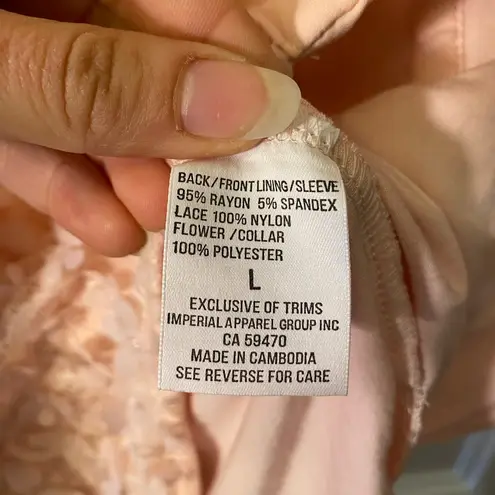 Badgley Mischka Badgley Mishka 3D Flower Short Sleeve Top