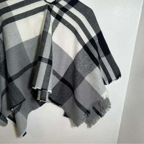 Plaid Blanket Scarf Shawl White Black Gray Fringe One Size