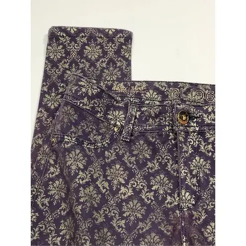DL1961 006 4 way 360 stretch Emma denim damask legging size 28”