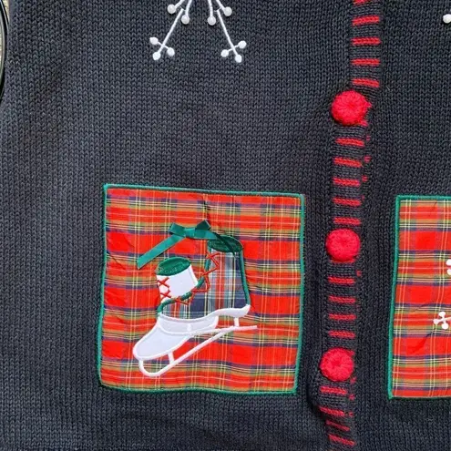 Holiday Editions Black Printed Knit Sweater Vest Festive Embroidery Red Plaid Size L