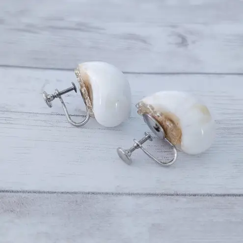 Vintage Screw On Earrings Chunky 3D Large Shell Beach Vibes White