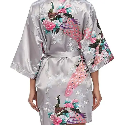 NWT! Women’s short kimono style silky robe Small Silver
