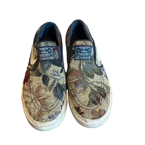 Nike  Stefan Janoski Floral Tapestry Slip-On Shoes Rare Style Flats Size 5.5 Mens