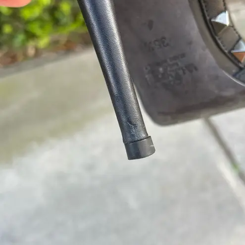 Valentino Garavani Valentino Rockstud Noir ankle strap pointy toe sandal size IT 35.5 US 5.5