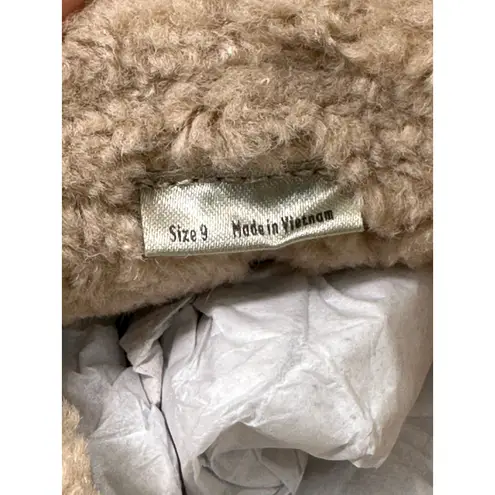 Dolce Vita Lelani Plush Flats Slip Ons Natural Faux Fur Size 9 NIB Cozy Clogs Tan