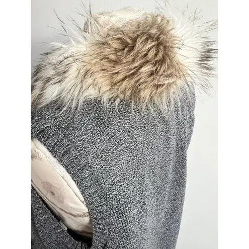 Skies Are Blue Women’s Faux Fur Sweater Vest Small