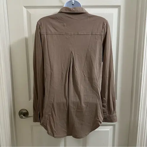 Bobi Los Angeles Button Down Collared Pocket T-Shirt Women’s size Small gray tan