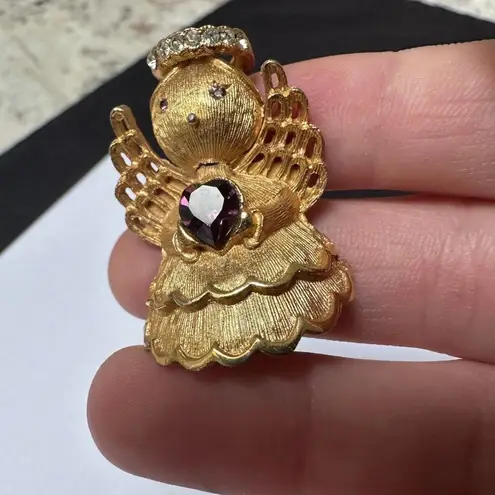Amethyst Vintage Signed Ultra Brooch Pin Gold Tone Purple Rhinestone Angel