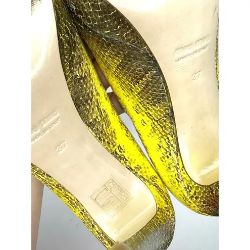 Miu Miu yellow girasole peep-toe pump in a python-print leather size 37