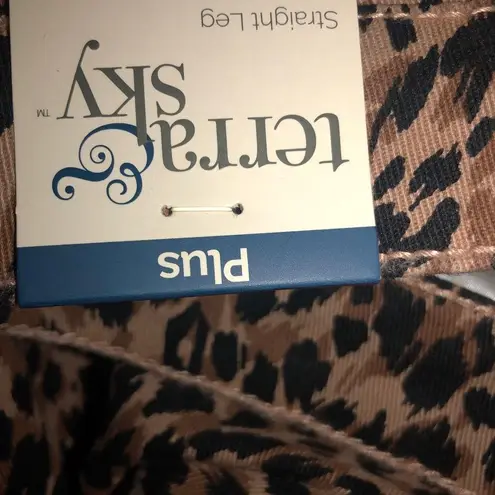 Terra & Sky Womens Straight Leg Jean Size 22W Animal Print High Rise New