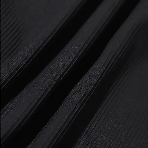 Berlook Black Cutout One