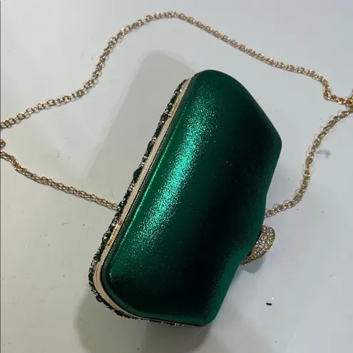 Elegant Green Crystal Clutch with Gold Chain