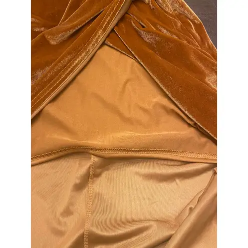 Baltic Born Kourtney Velvet One Shoulder Midi Dress in Spice L Holiday Fall